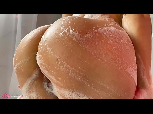 ❤️ Brunetka masturbuje kundičku s vibrátorom až do intenzívneho orgazmu v sprche ❤❌ Šukanie na porno sk.passiveincome1.ru ❌️❤