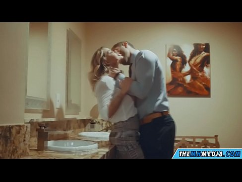 ❤️ Keď vás prsnatá blondínka zvádza na verejných toaletách ❤❌ Šukanie na porno sk.passiveincome1.ru ❌️❤
